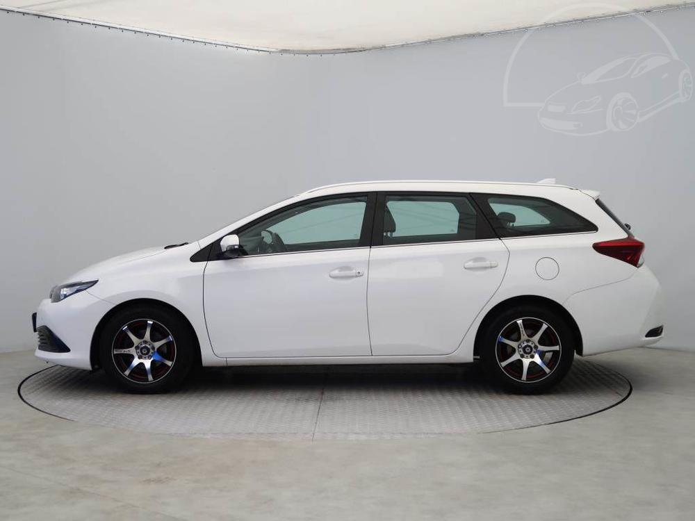 Toyota Auris 1.4 D-4D, Active, Serv.kniha