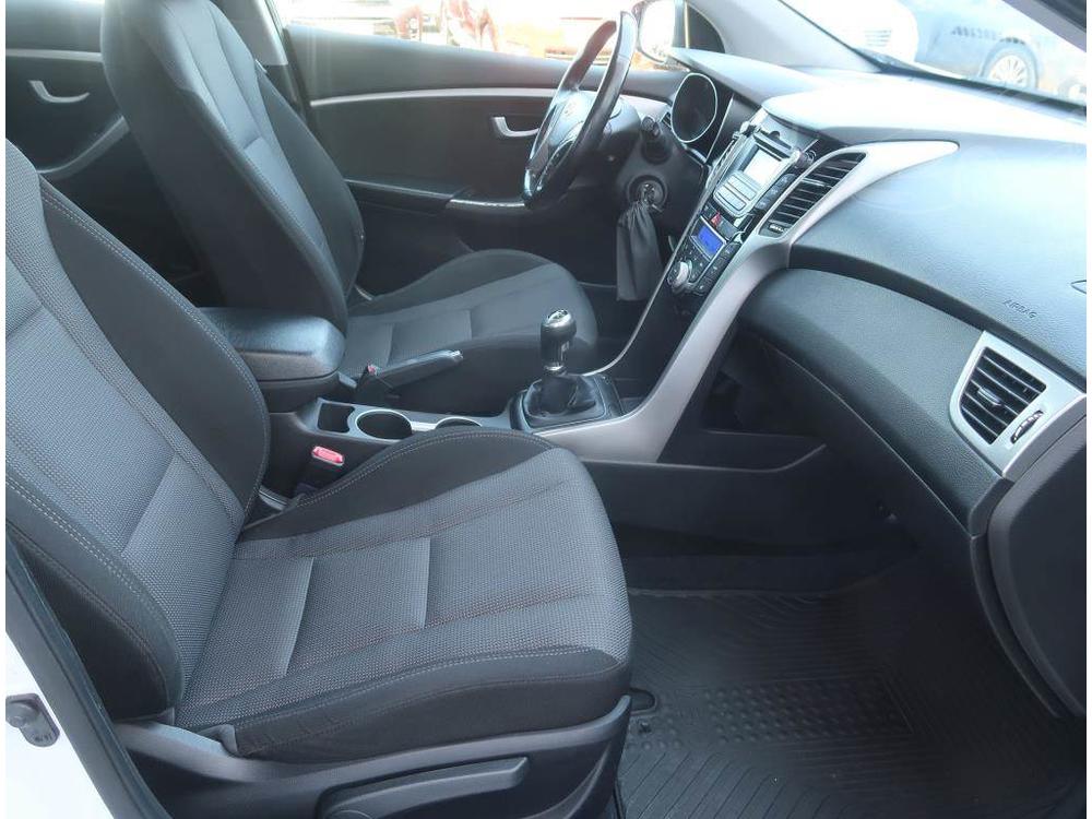 Hyundai i30 1.6 MPI, NOV CENA