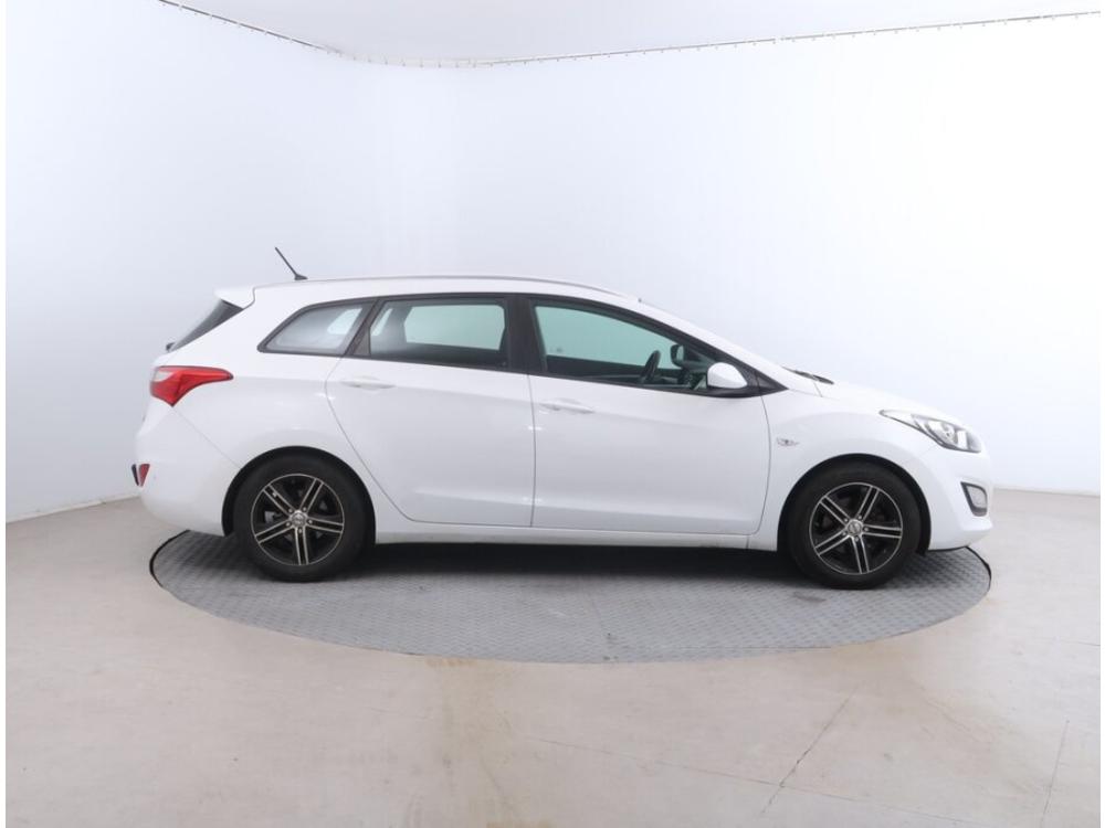 Hyundai i30 1.6 CRDi, Serv.kniha, Klima