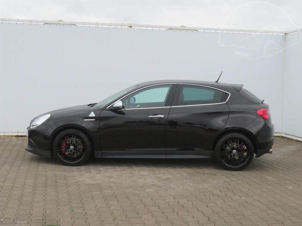 Alfa Romeo Giulietta 1.75 TBi, Serv.kniha