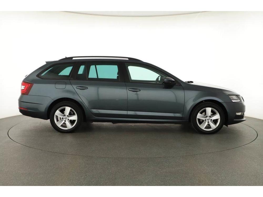 koda Octavia 1.6 TDI, Ambition, R,1.maj