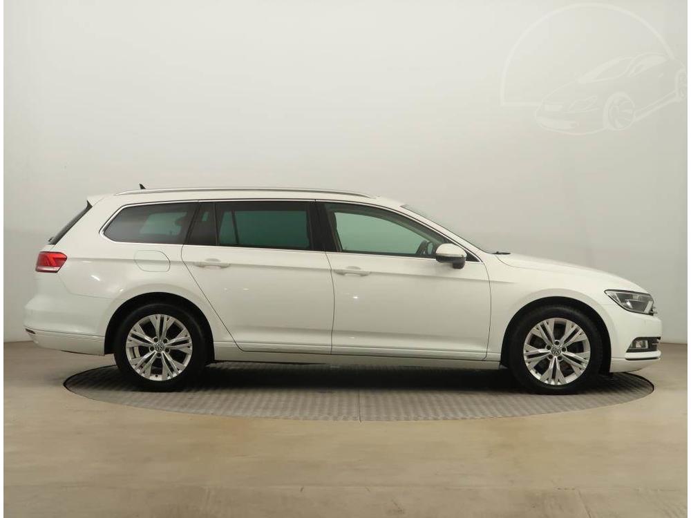 Volkswagen Passat 2.0 TDI, Serv.kniha, Navi