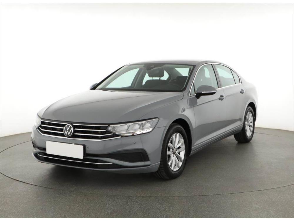 Volkswagen Passat 1.5 TSI, R,1.maj