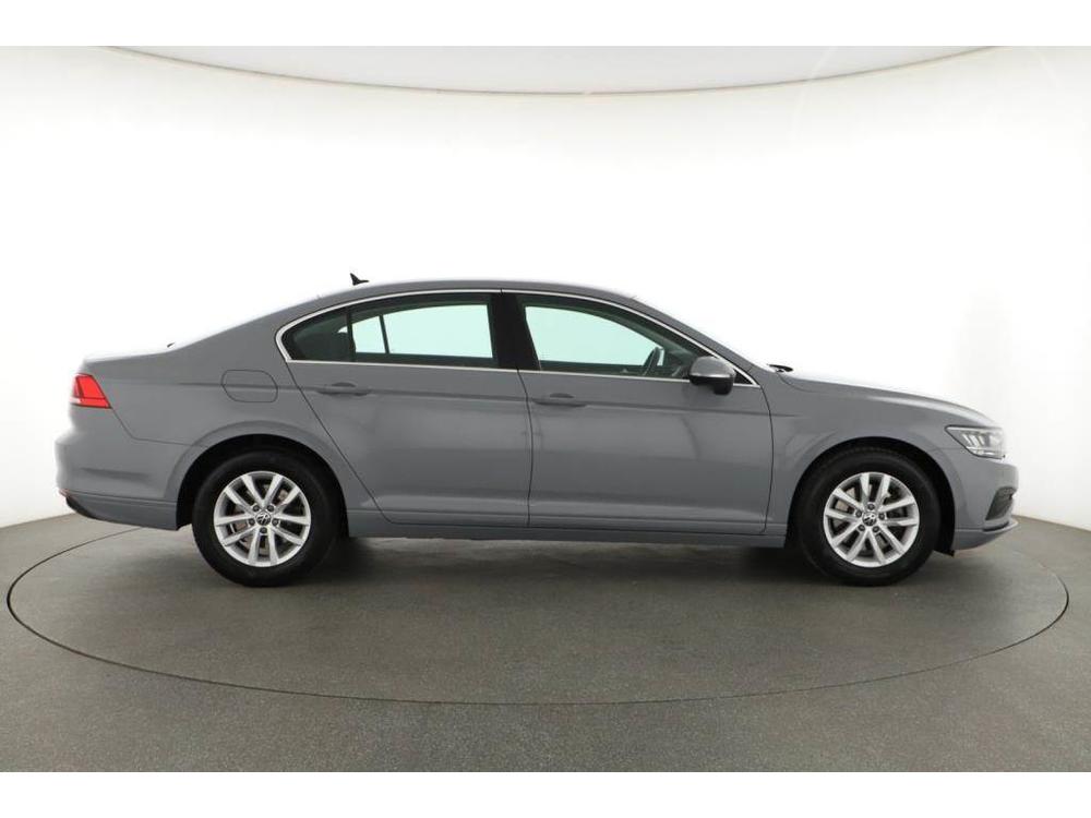 Volkswagen Passat 1.5 TSI, R,1.maj