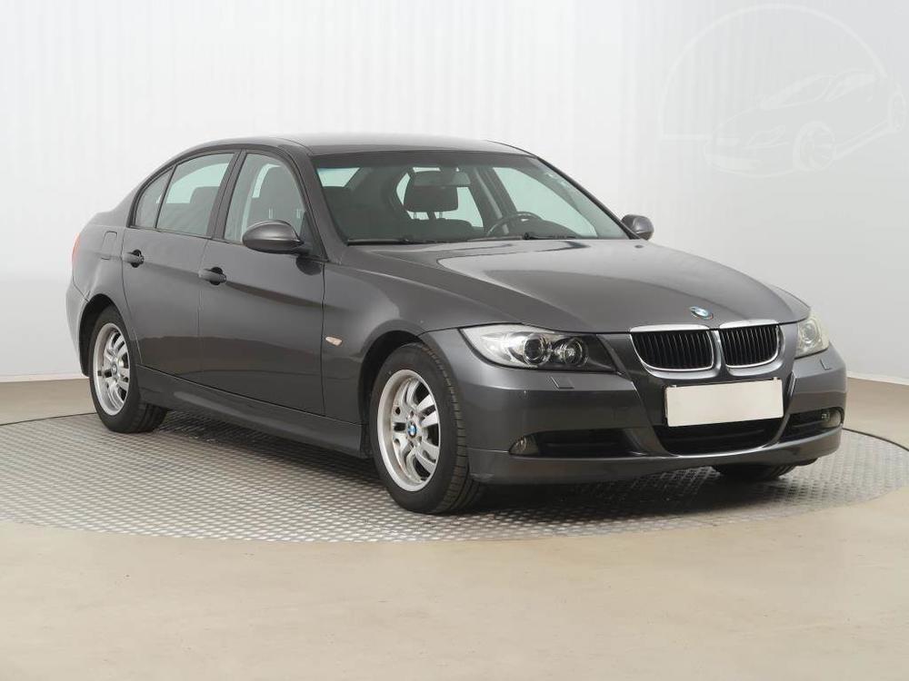 Prodm BMW 320 320 d, Xenony