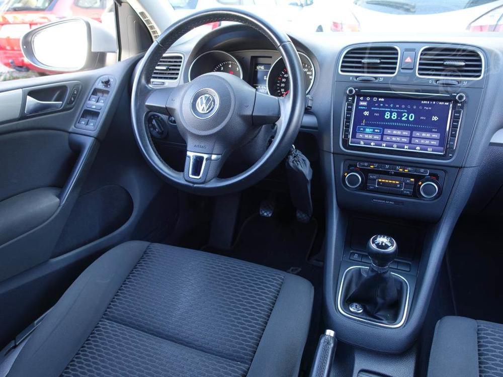 Volkswagen Golf 1.2 TSI, Automatick klima