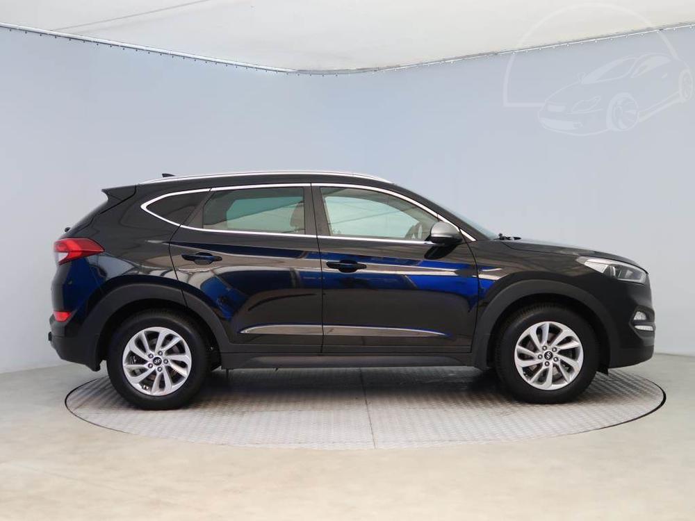 Hyundai Tucson 1.7 CRDi, Trikolor, R,2.maj