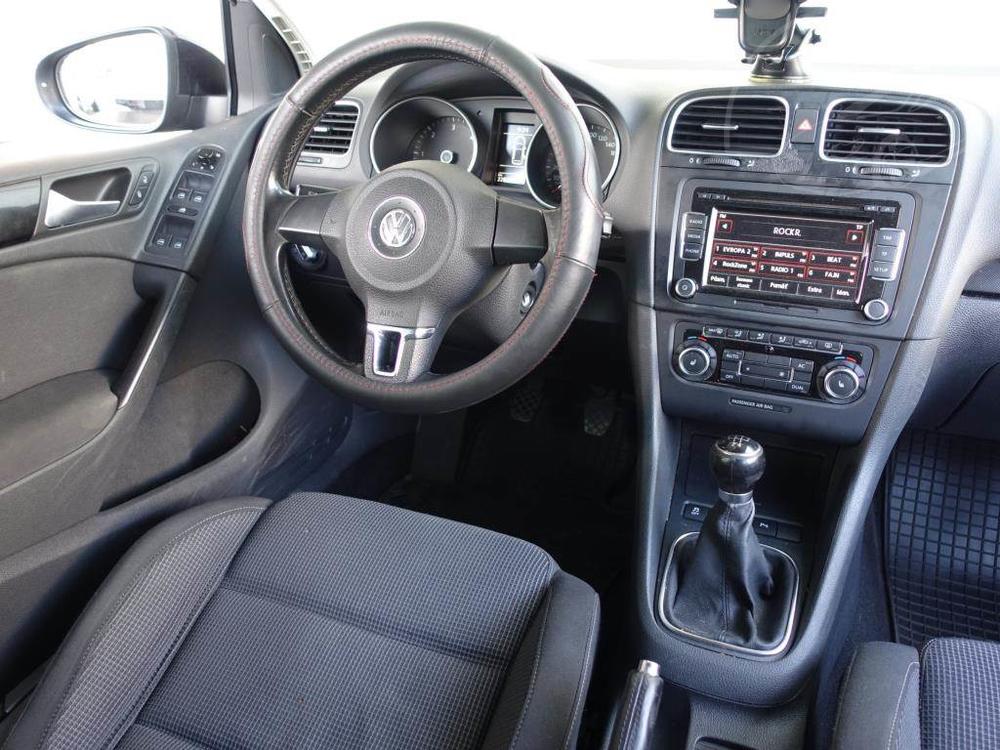 Volkswagen Golf 1.6 TDI, Automatick klima