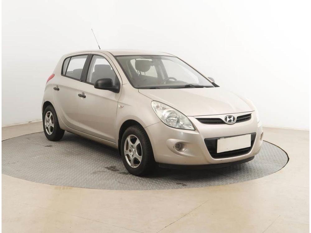 Prodm Hyundai i20 1.2, Tan, dobr stav