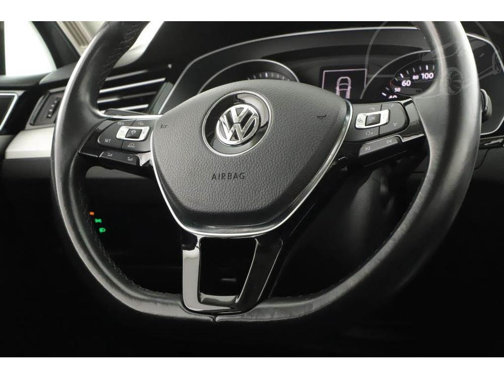 Volkswagen Passat 2.0 TDI, Serv.kniha, Navi