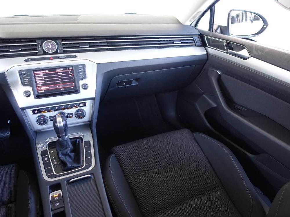 Volkswagen Passat 2.0 TDI, NOV CENA, Automat