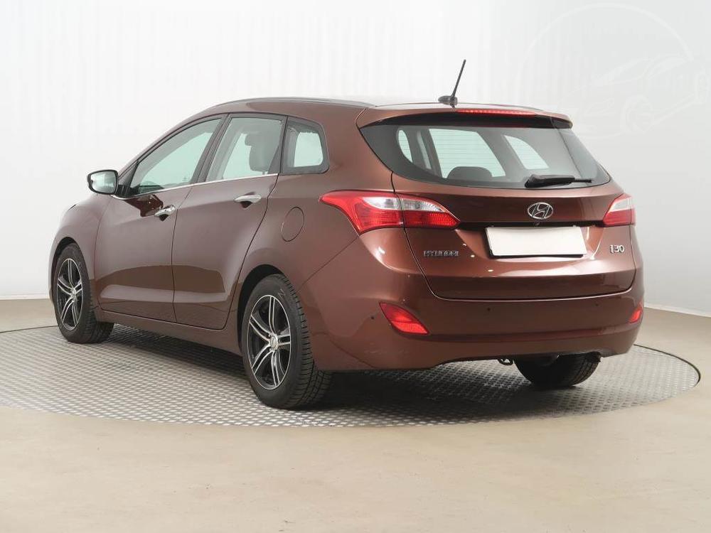 Hyundai i30 1.6 CRDi, Navi, Koen sedaky