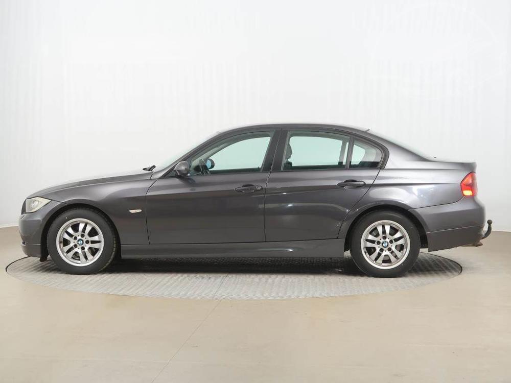 BMW 320 320 d, Xenony