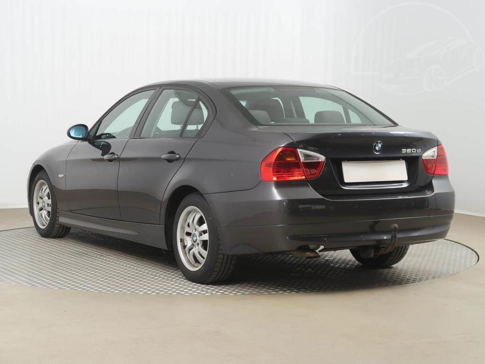 BMW 320 320 d, Xenony