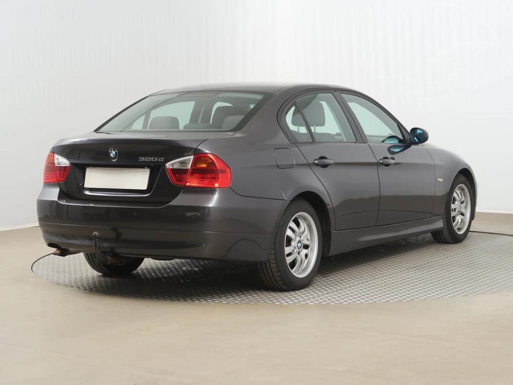 BMW 320 320 d, Xenony