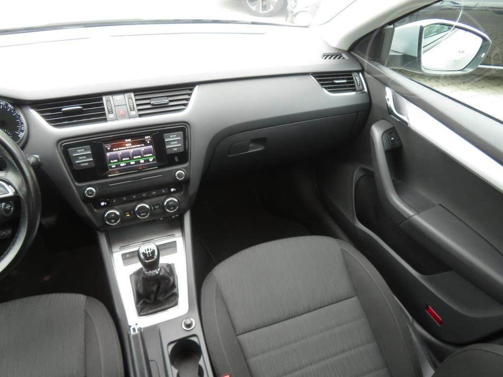 koda Octavia 1.6 TDI, Serv.kniha