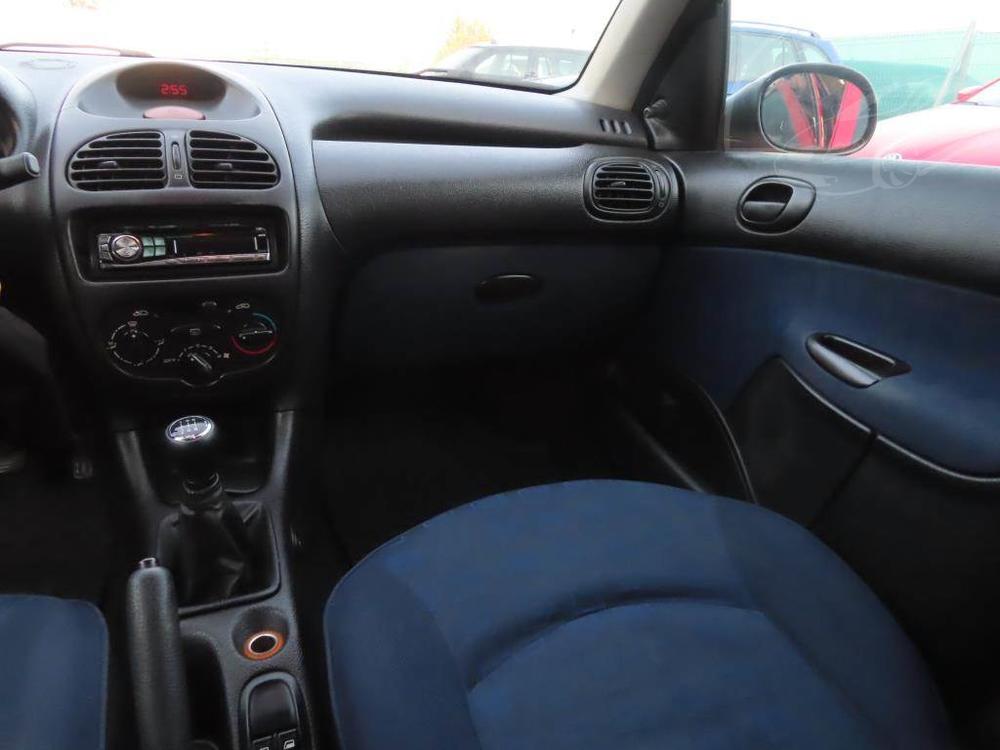 Peugeot 206 1.1 i, v provozu