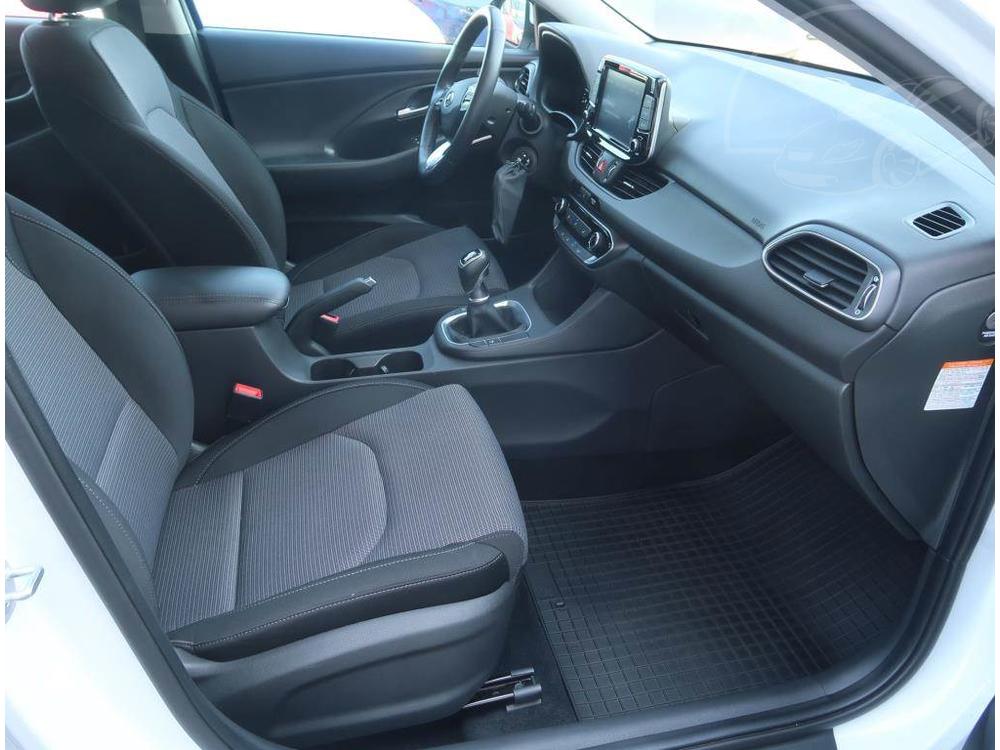 Hyundai i30 1.6 CRDi MHEV, R,1.maj