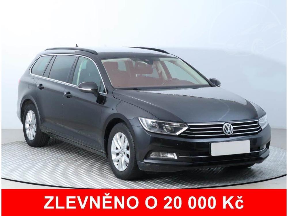 Volkswagen Passat 1.6 TDI, NOV CENA, Navi