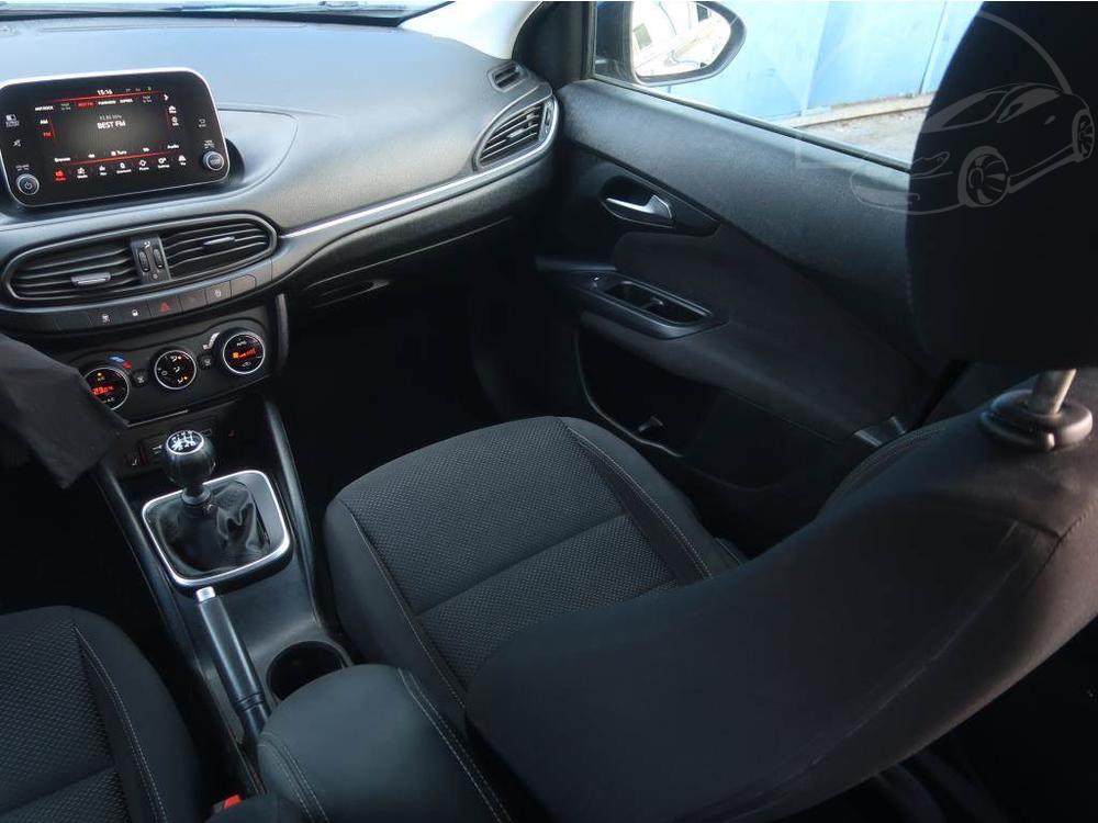 Fiat Tipo 1.4 T-Jet, Navi