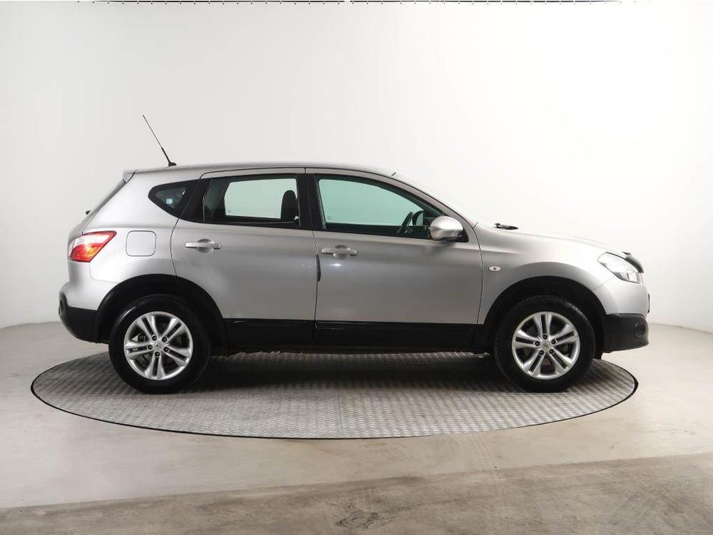 Nissan Qashqai 1.6, Serv.kniha