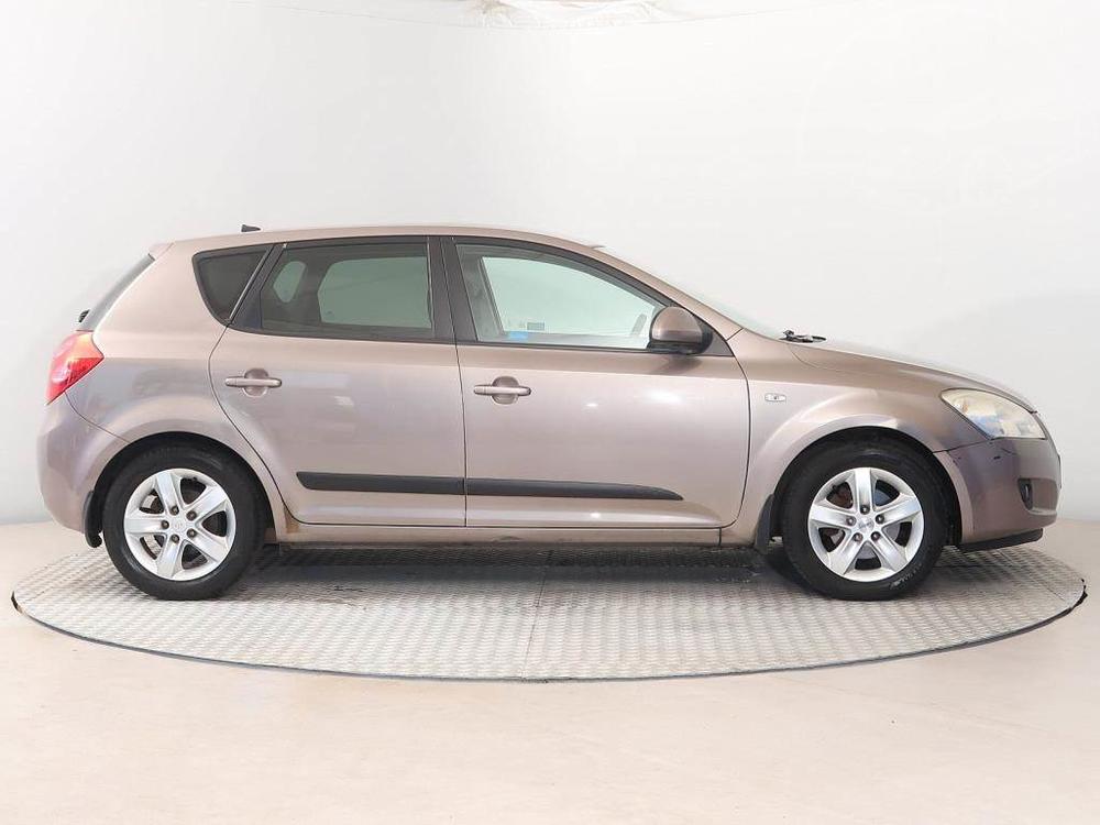 Kia Ceed 1.6 CVVT, Serv.kniha