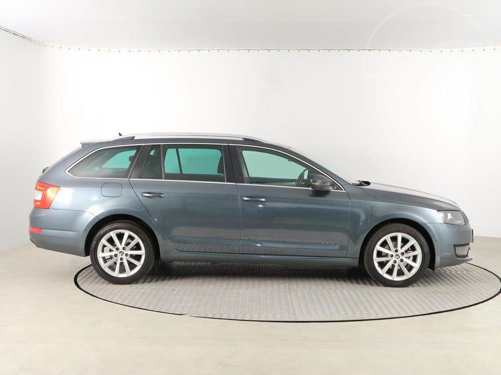 koda Octavia 1.6 TDI, Automat, Navi