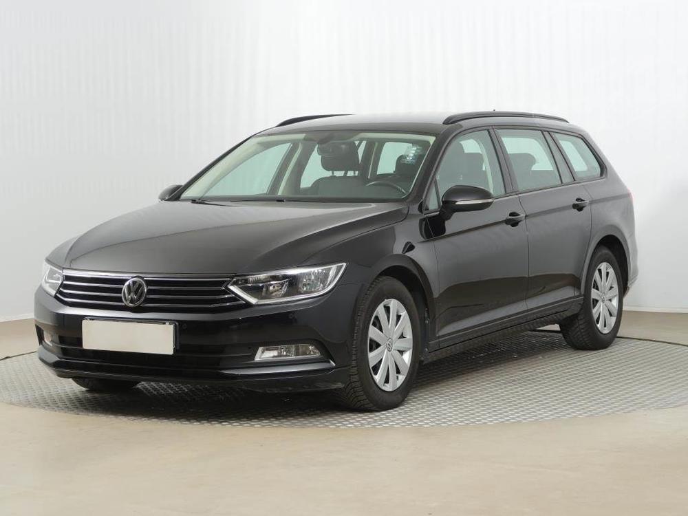 Volkswagen Passat 1.6 TDI, Serv.kniha, Navi