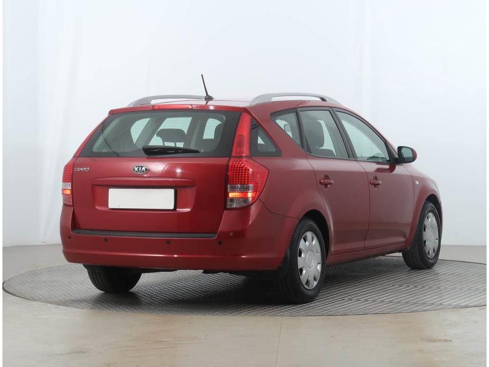 Kia Ceed 1.4 CVVT, Klima, El. okna