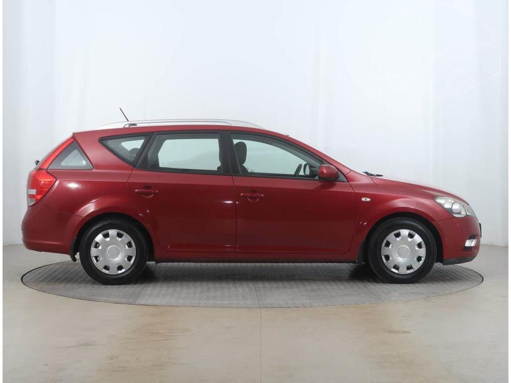 Kia Ceed 1.4 CVVT, Klima, El. okna