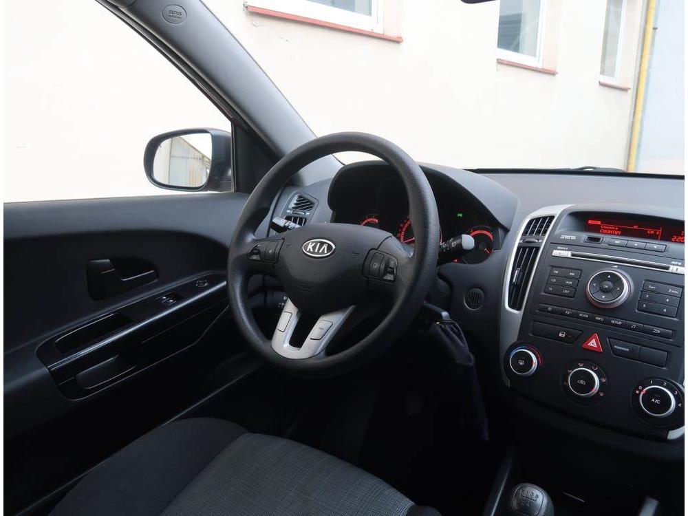 Kia Ceed 1.4 CVVT, Klima, El. okna