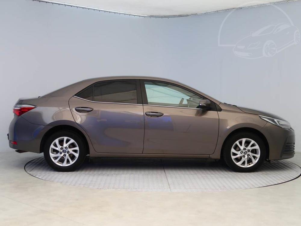 Toyota Corolla 1.6 Valvematic, Active, R