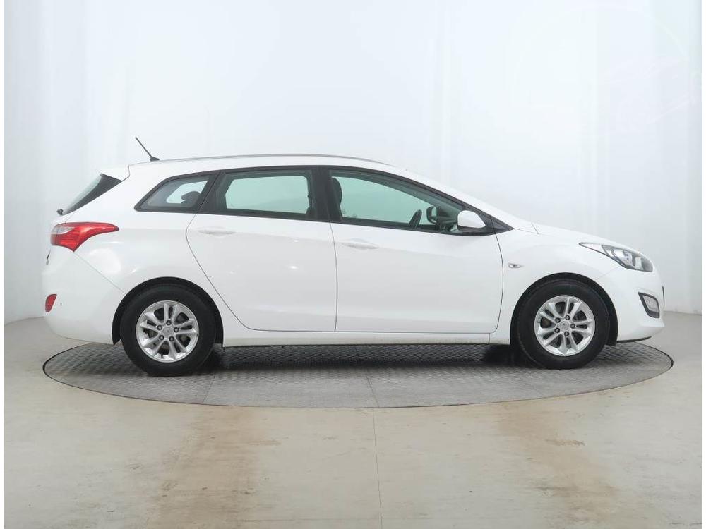 Hyundai i30 1.6 MPI, Serv.kniha, Klima