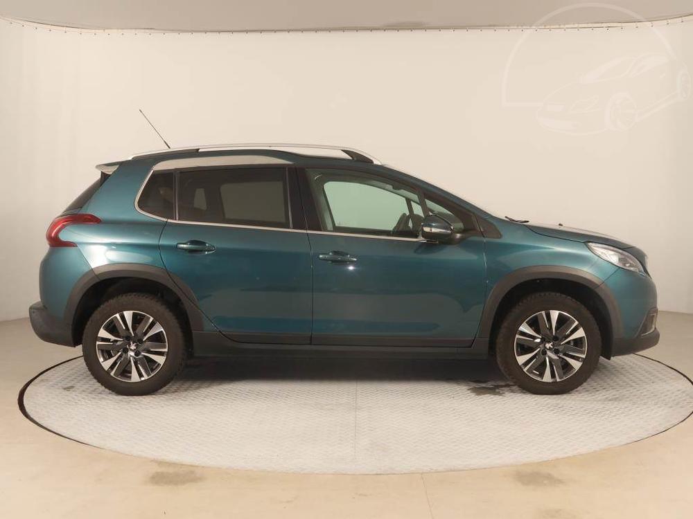 Peugeot 2008 1.2 PureTech, R,2.maj