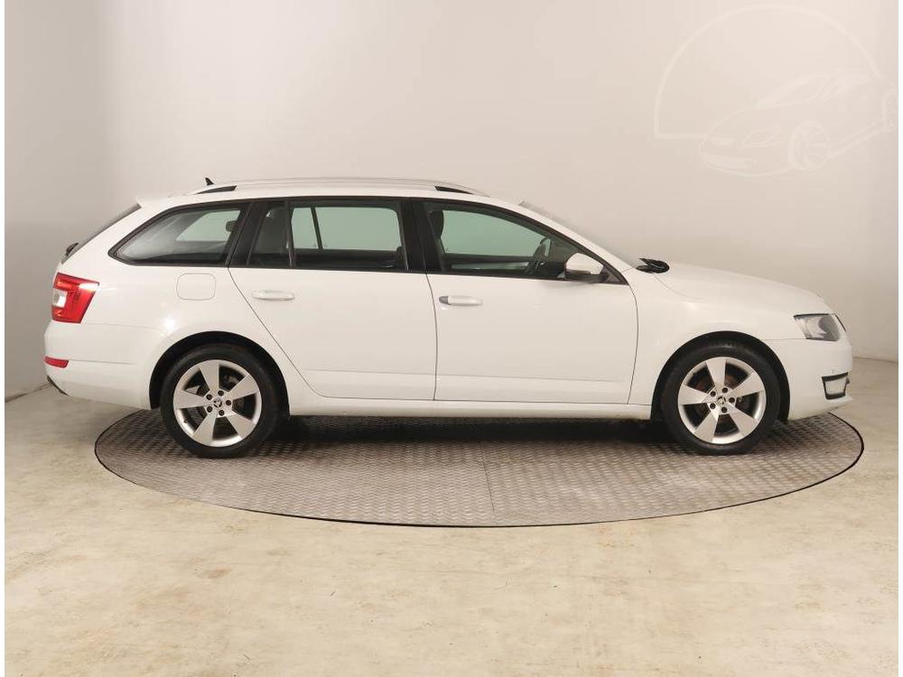 koda Octavia 1.6 TDI, R,2.maj, Ke, Navi