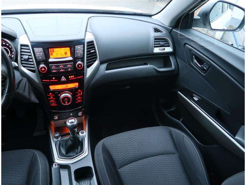 SsangYong Tivoli 1.6 e-XGi, R,1.maj