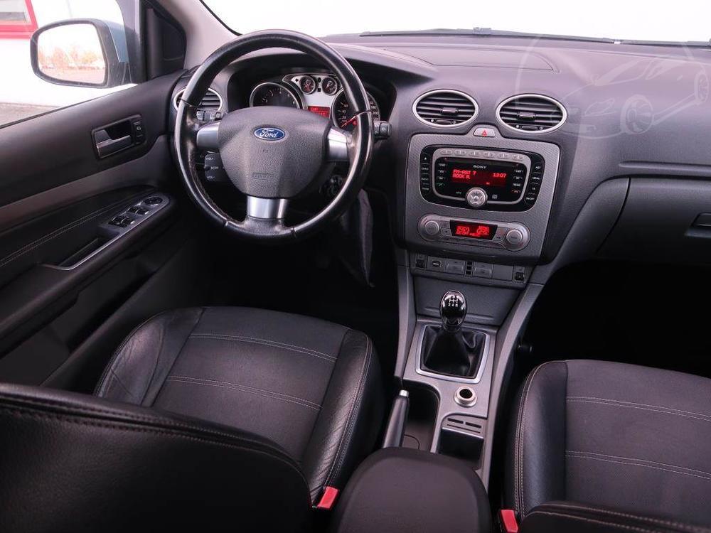 Ford Focus 1.6 16V, Automatick klima