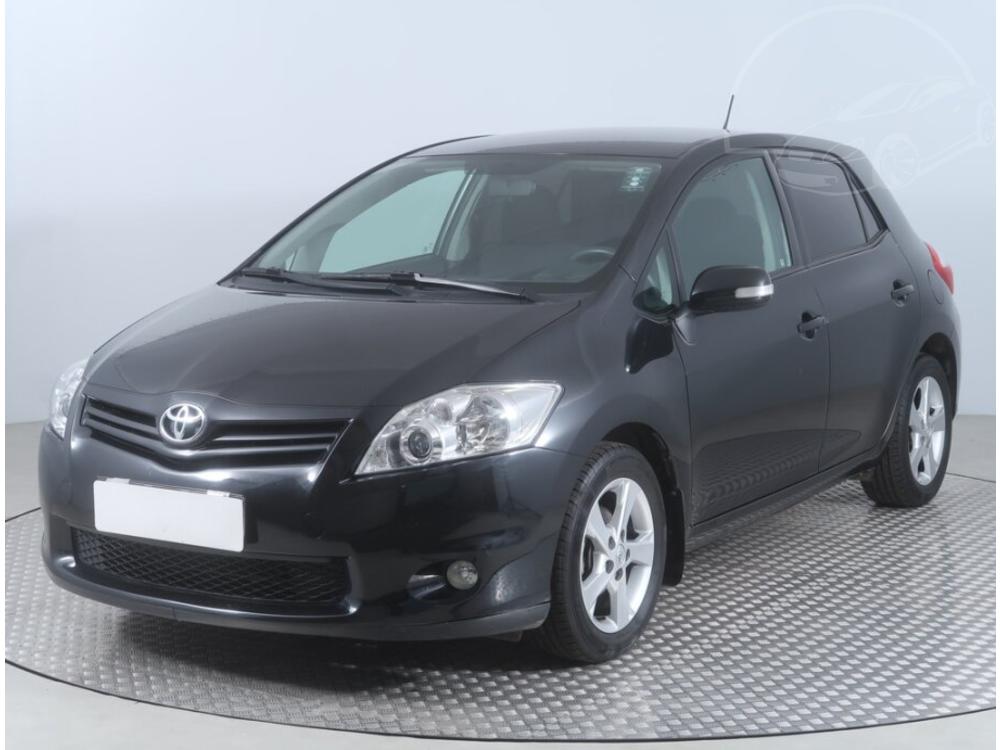 Toyota Auris 1.6 Valvematic, Serv.kniha