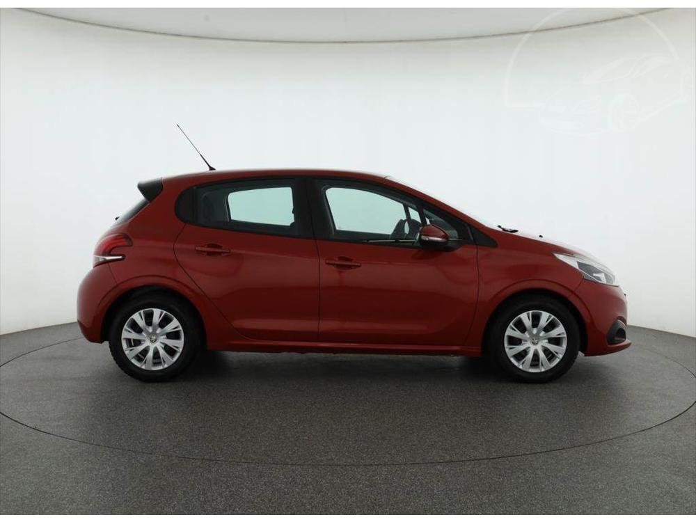 Peugeot 208 1.2 PureTech, Automat