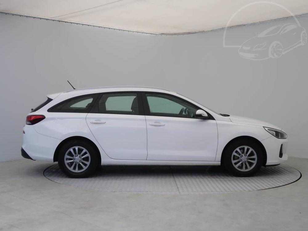 Hyundai i30 1.0 T-GDI, Trikolor Plus