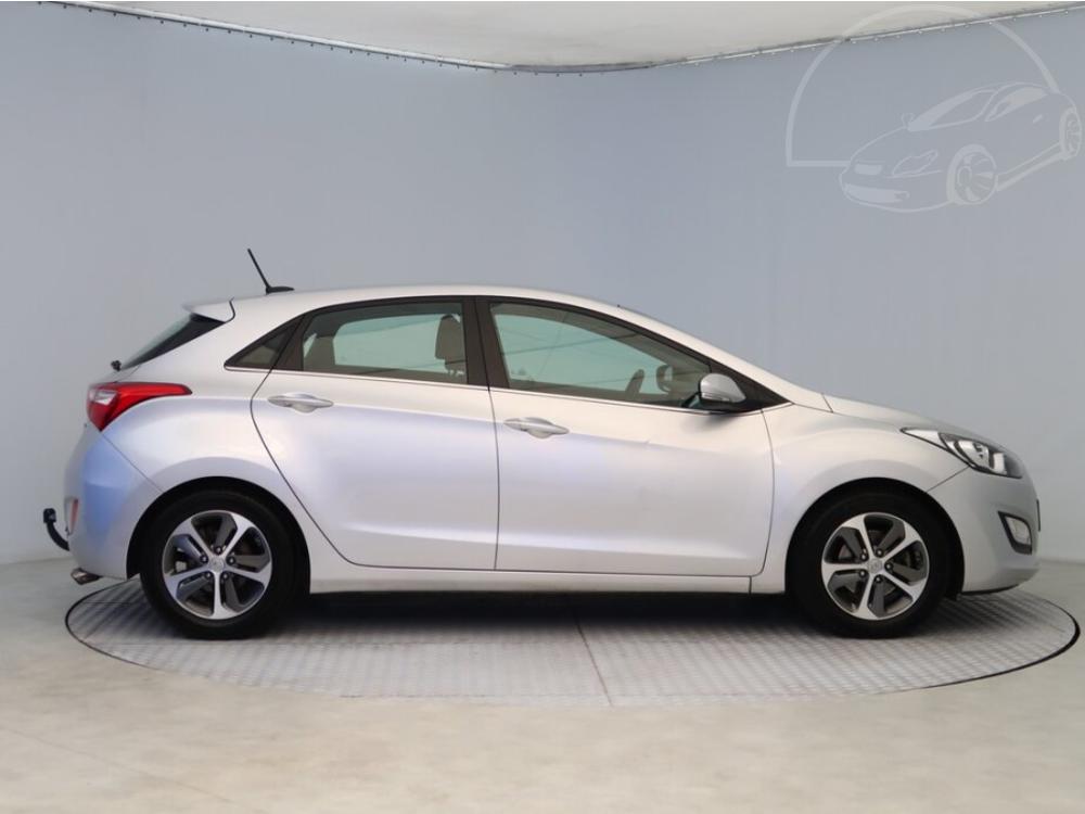 Hyundai i30 1.4 CVVT, Serv.kniha, Navi