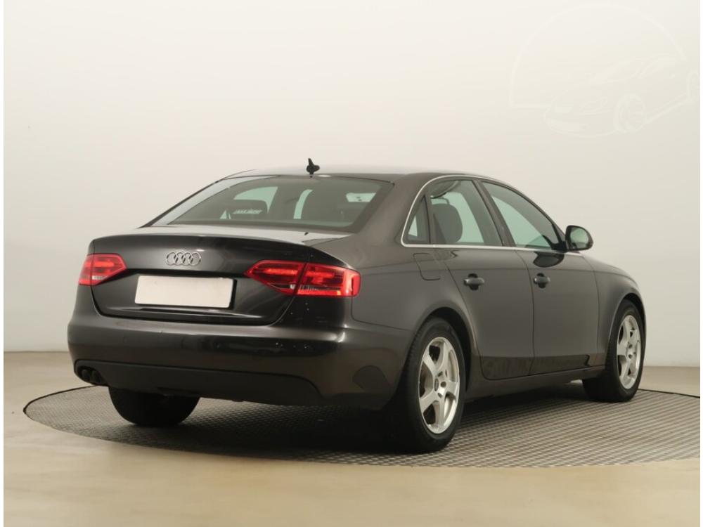 Audi A4 2.0 TDI, Xenony