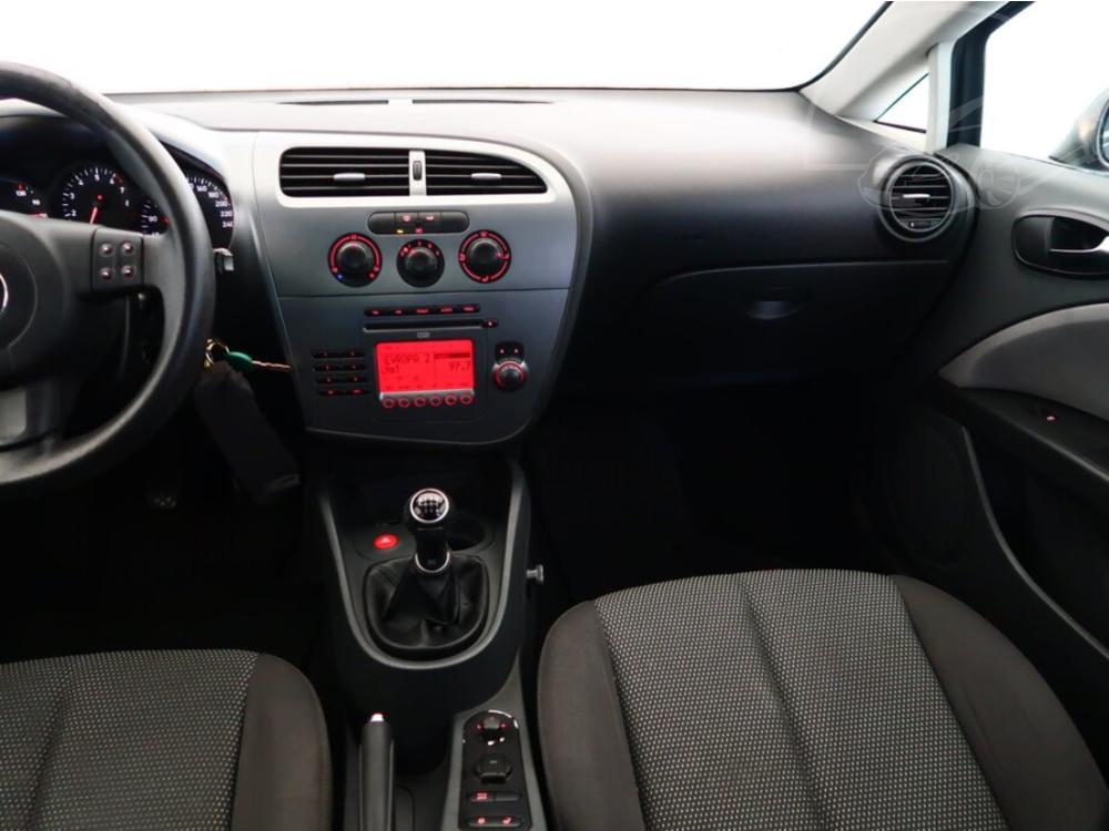 Seat Leon 1.4 TSI, NOV CENA, po STK