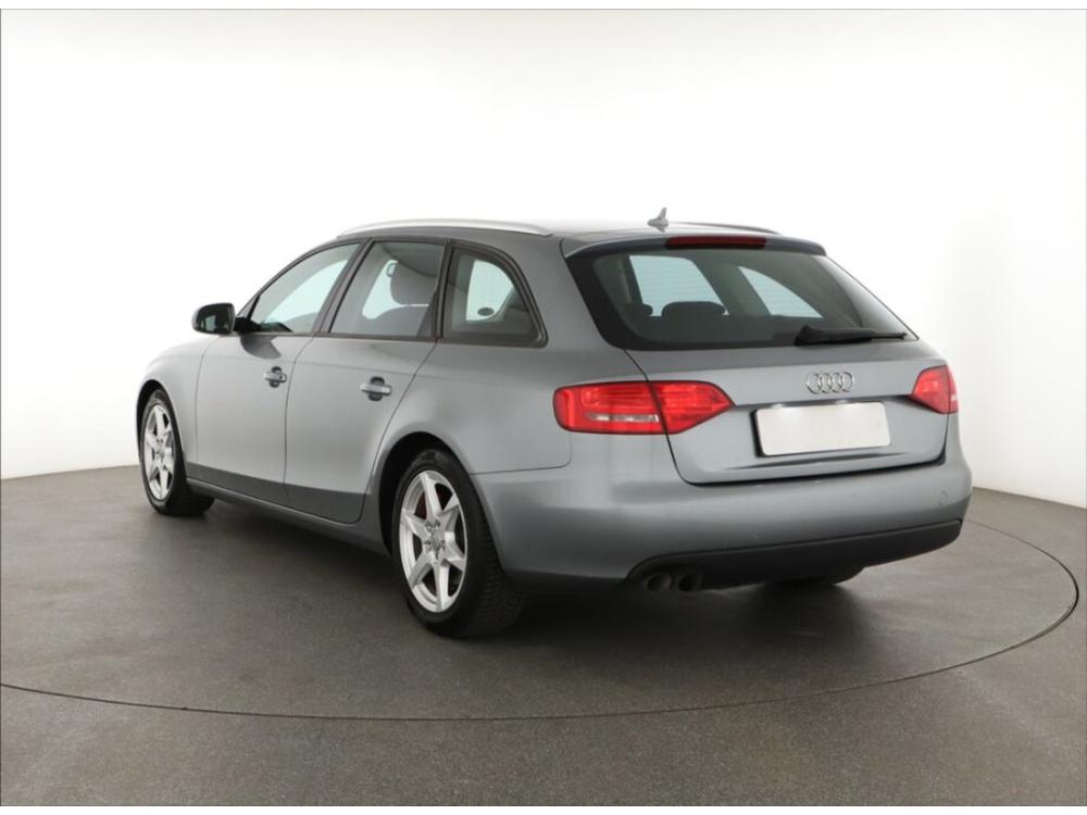 Audi A4 2.0 TDI, NOV CENA, Navi