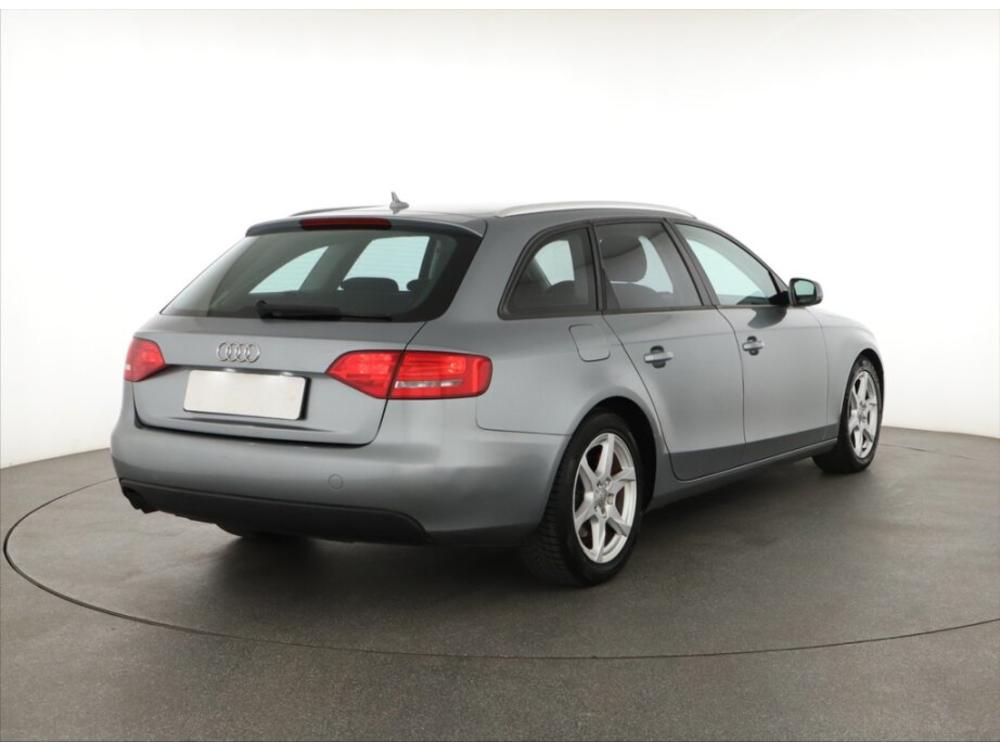 Audi A4 2.0 TDI, NOV CENA, Navi