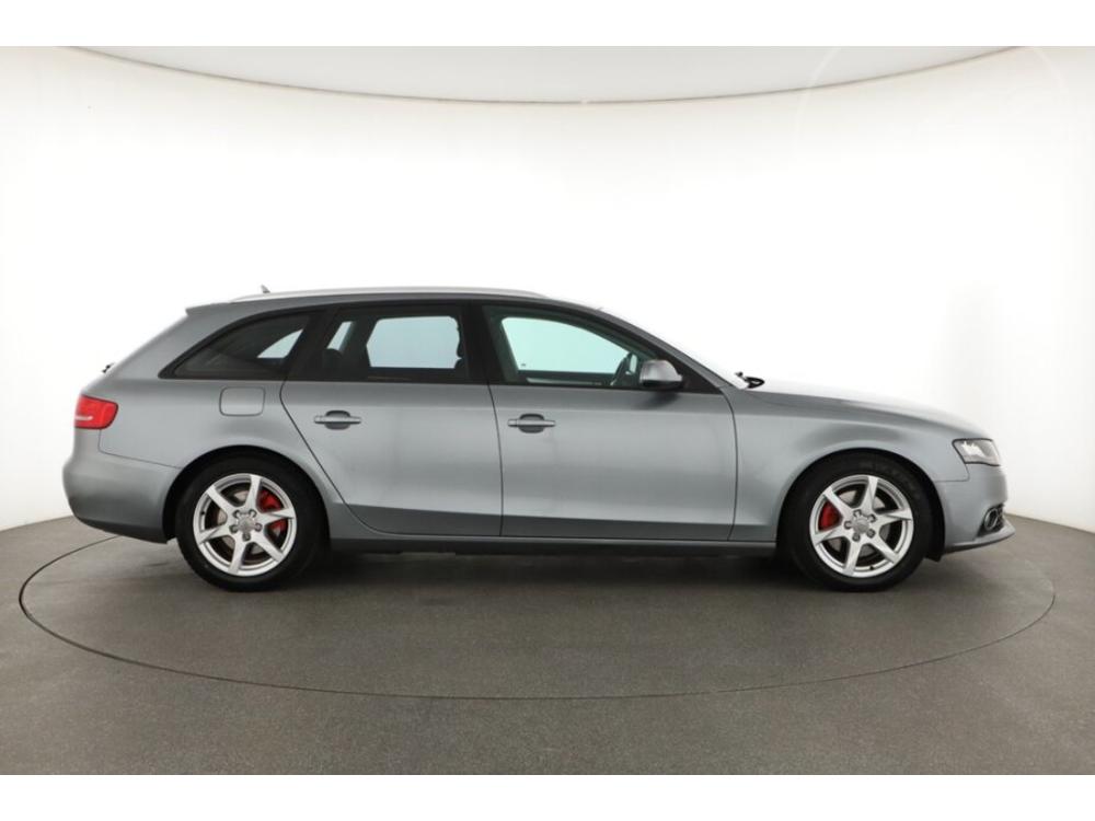 Audi A4 2.0 TDI, NOV CENA, Navi