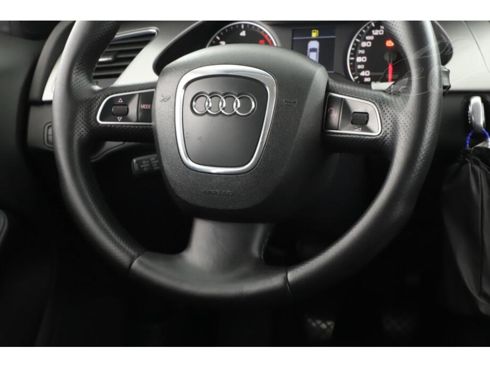 Audi A4 2.0 TDI, NOV CENA, Navi