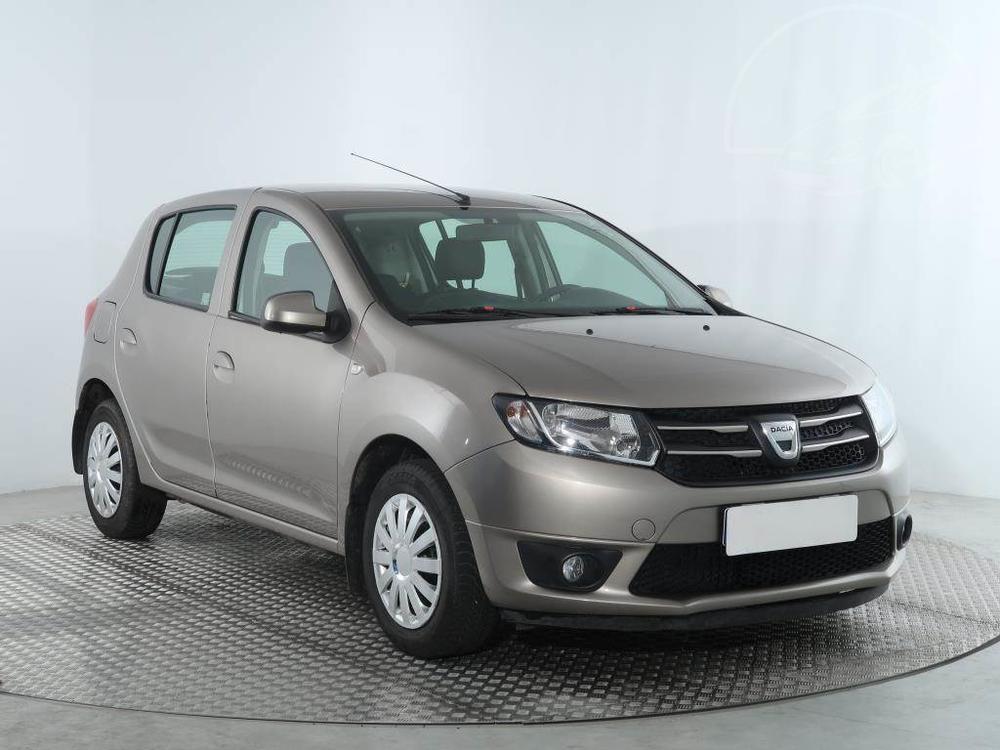 Prodm Dacia Sandero 1.2 16V, R,2.maj, Serv.kniha