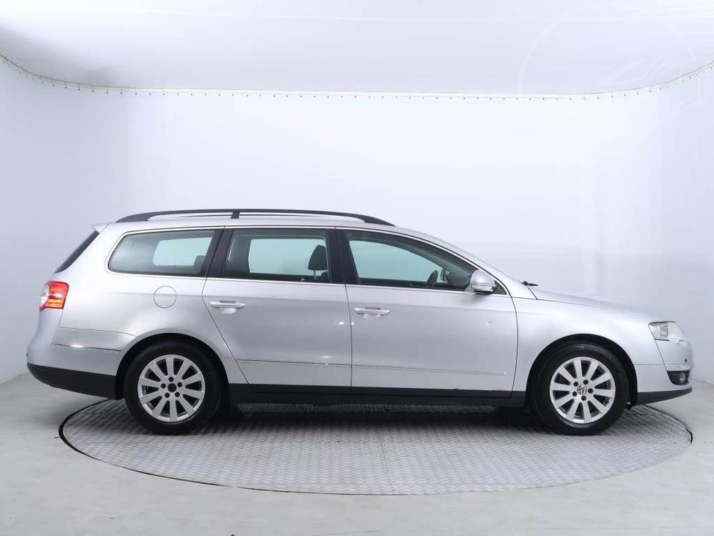 Volkswagen Passat 1.8 TSI, Automatick klima