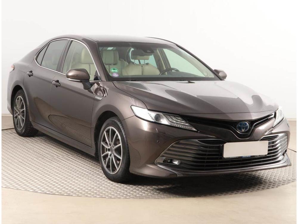 Prodm Toyota Camry 2.5 Hybrid, Executive, Automat